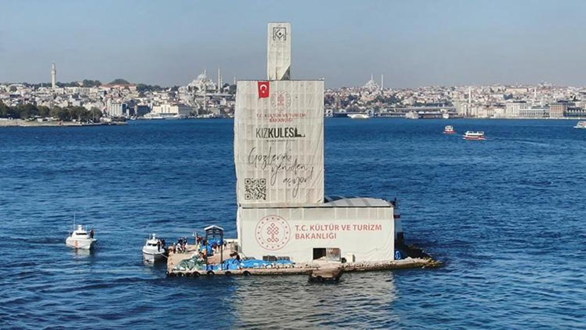 Kültür Bakanı Ersoy'dan Kız Kulesi'nde inceleme