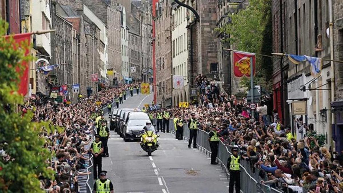 Kraliçe II. Elizabeth'in cenazesi Holyroodhouse Sarayı'nda!