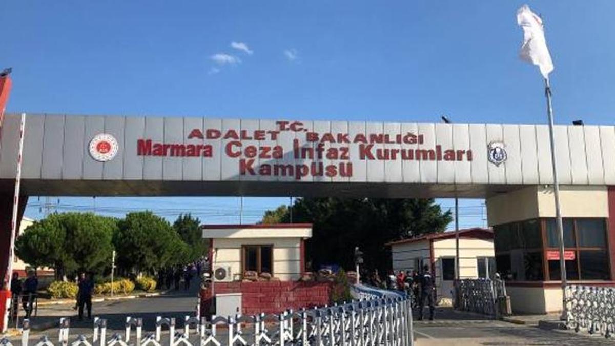 İsmi değişen Silivri Cezaevi'nin yeni tabelası takıldı!