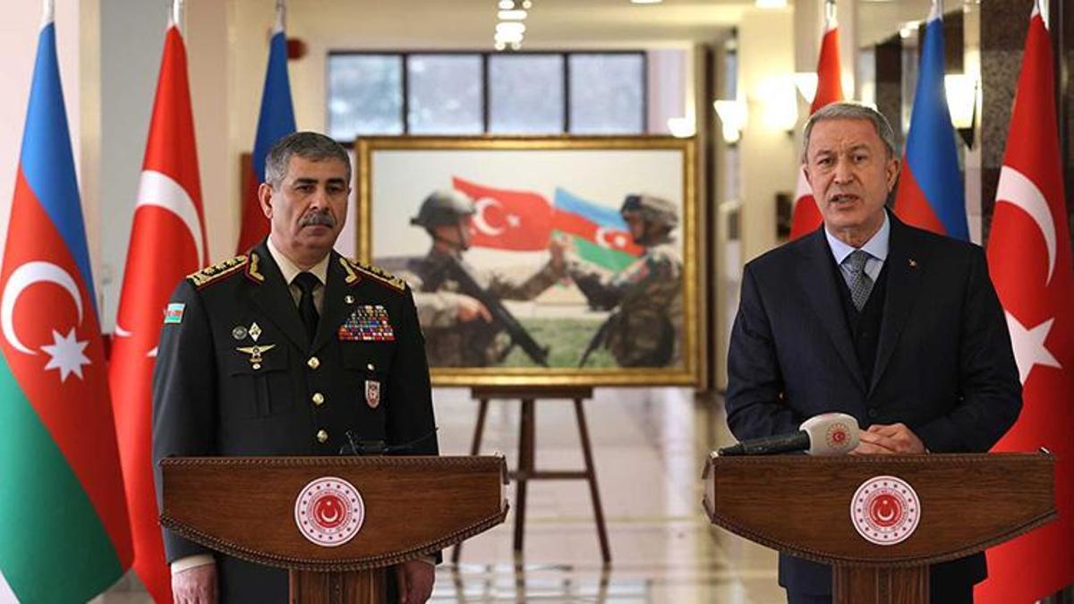 Milli Savunma Bakanı Akar, Azerbaycan Savunma Bakanı Hasanov ile görüştü