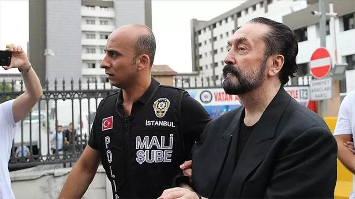 Adnan Oktar'ın avukatı mahkeme salonundan çıkartıldı