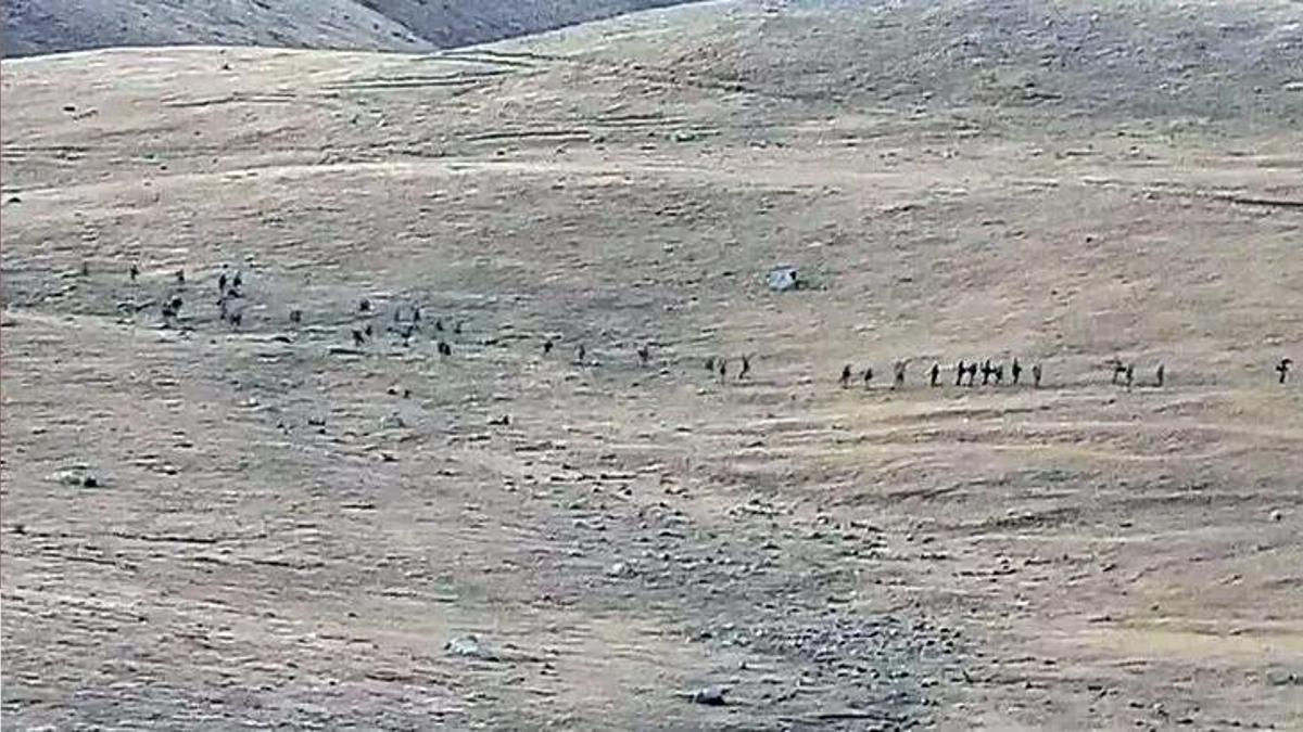Azerbaycan ordusuna direnemeyen Ermeni askerler mevzilerini bırakarak kaçtı