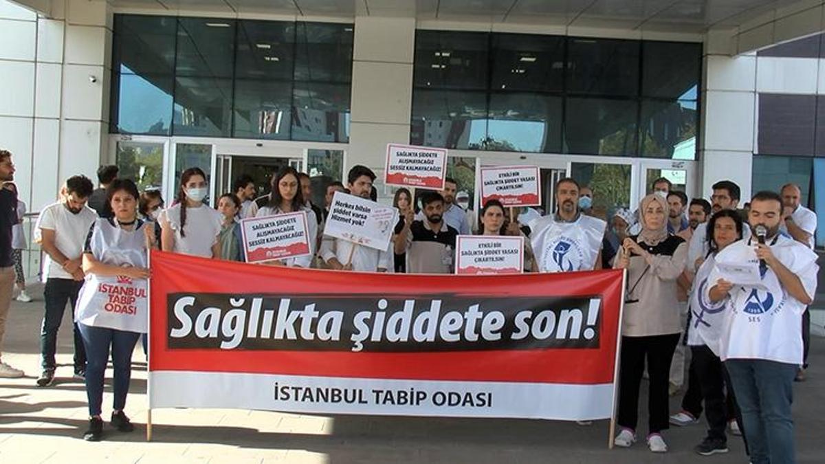 Sağlık çalışanlarından 'şiddet' protestosu