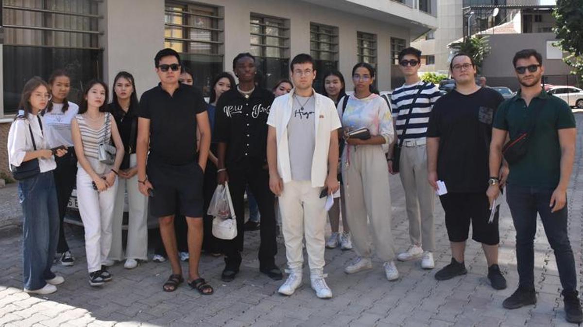 'Yetki belgesi ve vergi levhası olmayan emlakçıdan ev kiralamayın'