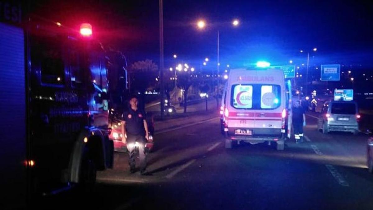 Kayseri'de otomobil, yolcu otobüsüne çarptı: 5 yaralı