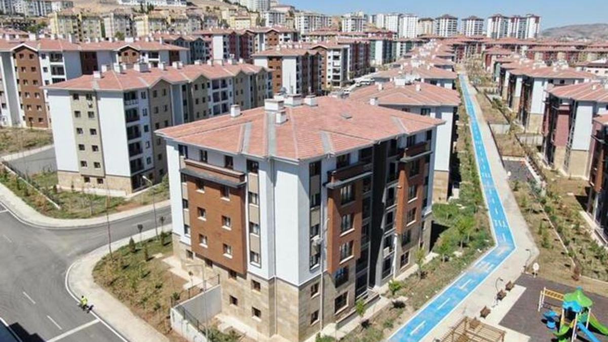 En ince ayrıntısına kadar TOKİ Sosyal Konut Projesi! Bakanlık tek tek cevapladı! TOKİ başvuru süreci, peşinat, ödemeler, gelir durumu ile ilgili sık sorulan sorular!