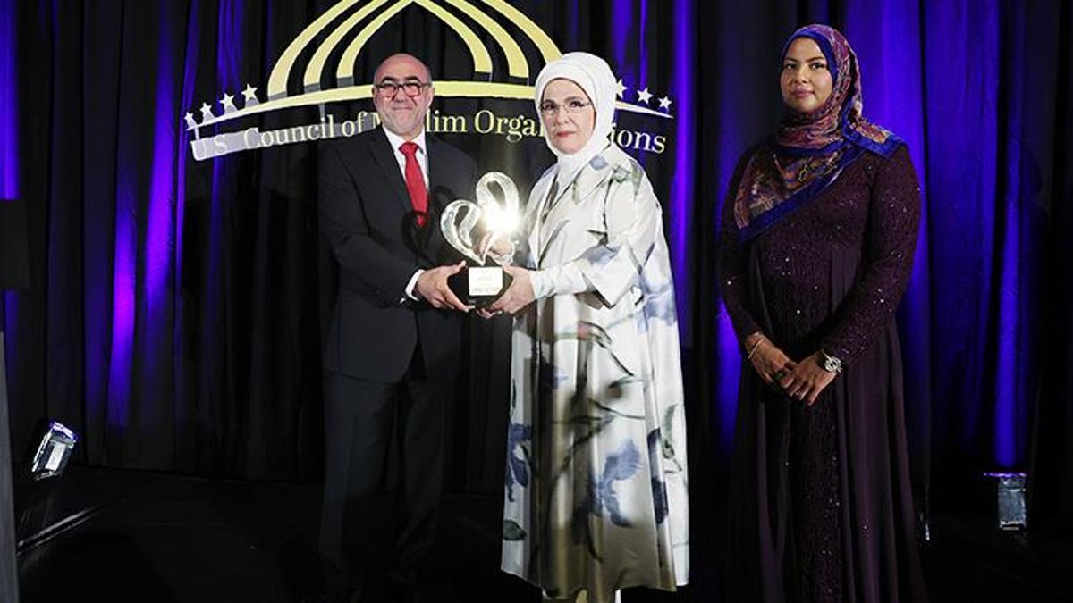 Emine Erdoğan, ABD'de 'Uluslararası Müslüman Kadınlar Başarı ve Topluma Katkı Ödülü'nü aldı