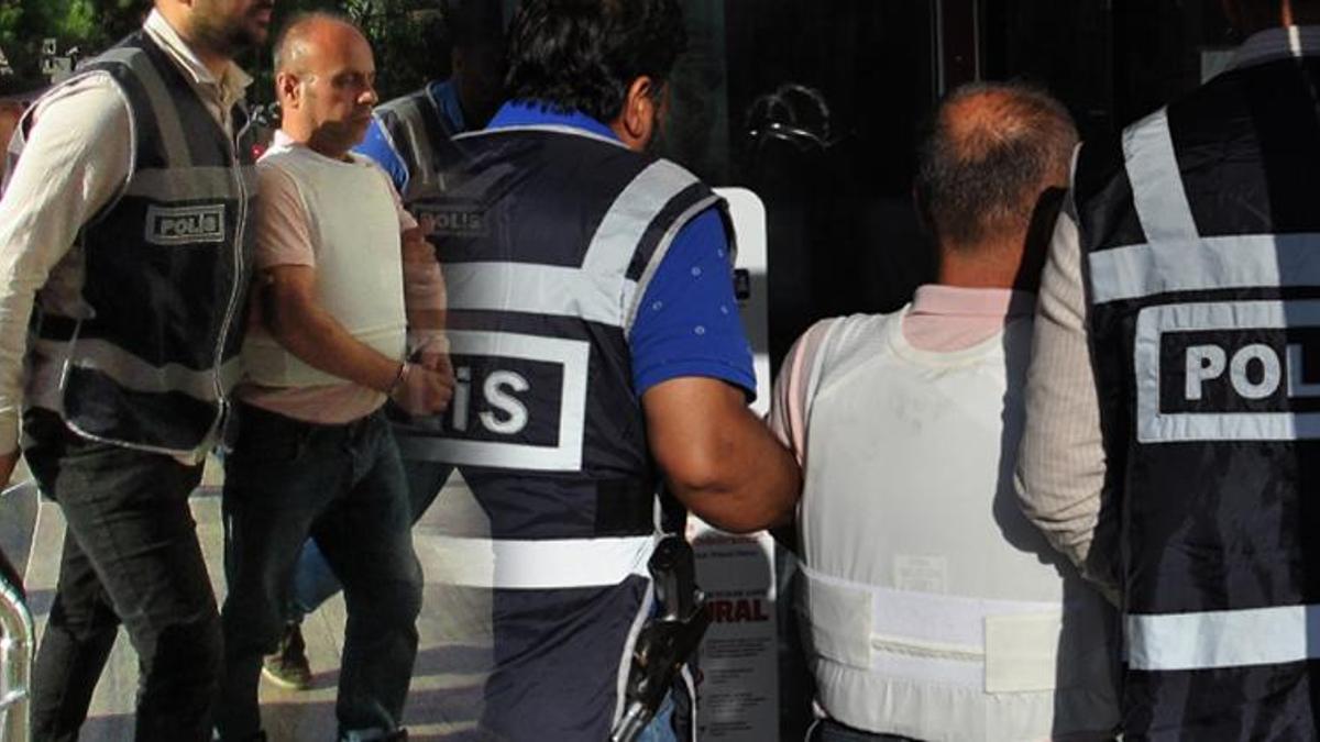 Eşini doğrama tahtasıyla öldüren öğretmen tutuklandı