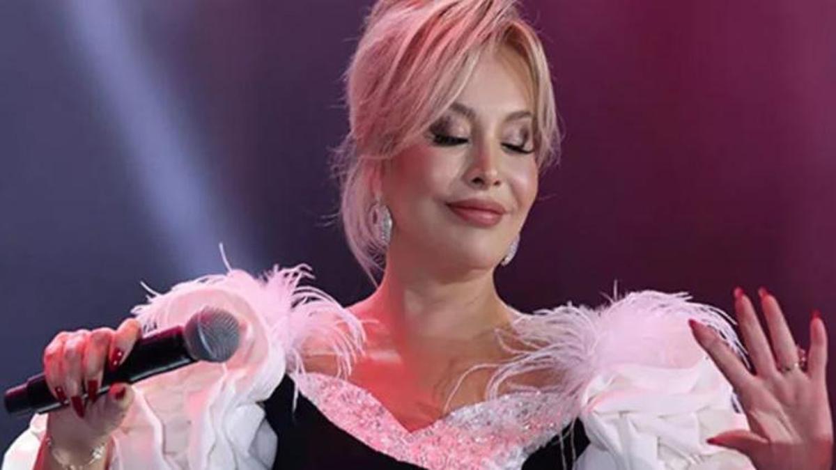 Kuruçeşme Açıkhava sahnesinde Emel Sayın rüzgarı