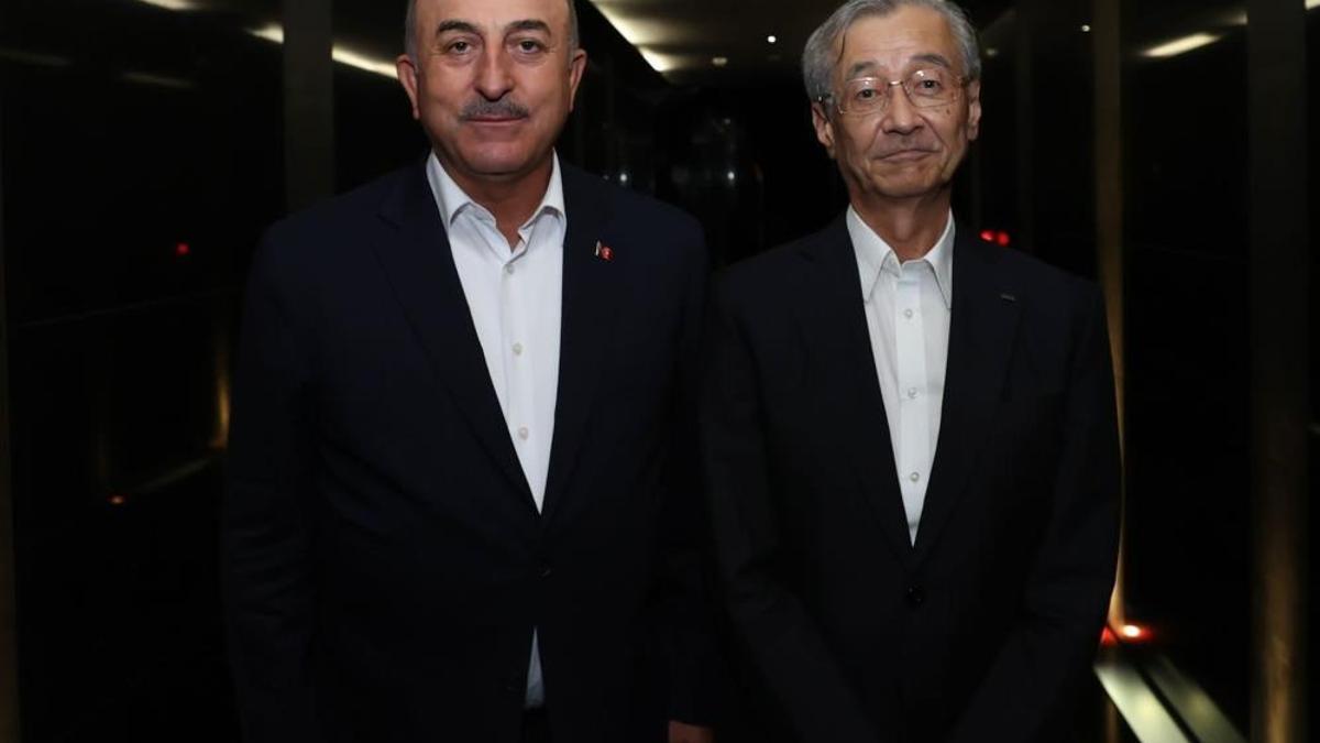 Bakan Çavuşoğlu Türkiye-Japonya İş Konseyi Eşbaşkanı Mitsuoka ile bir araya geldi