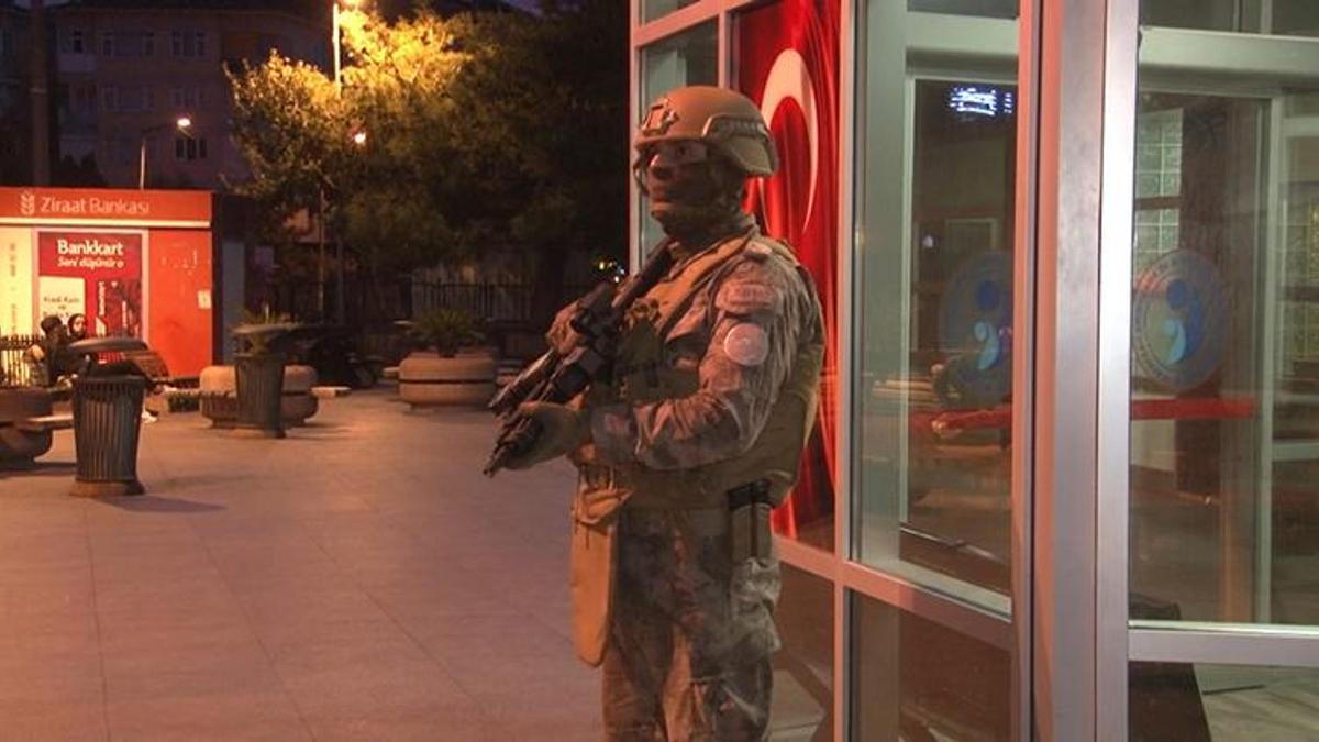 Hastane önünde silahlı saldırı: 1 ölü, 2 yaralı