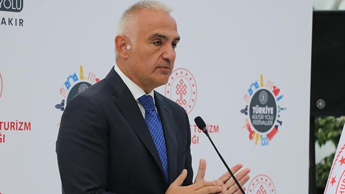 Bakan Ersoy: Öncelikli hedef maksimum sayıda insanımızı kültür ve sanatla buluşturmak