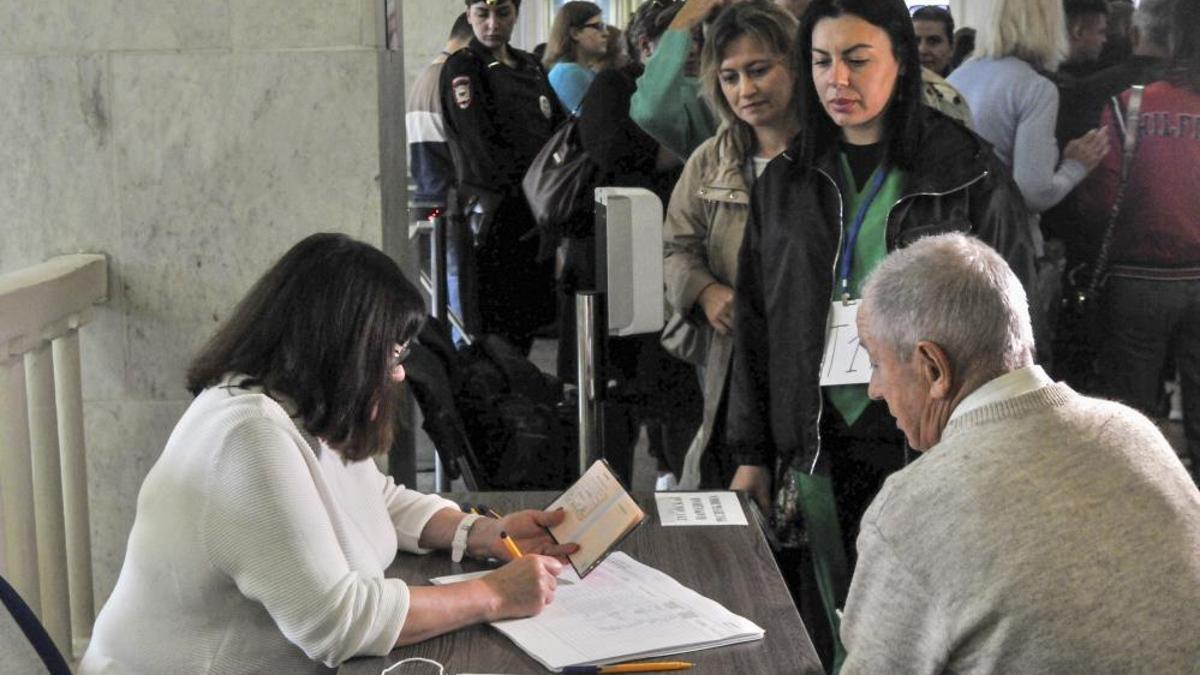 Ukrayna’daki sözde referandumlarda resmi olmayan sonuçlara göre Rusya’ya katılım desteklendi