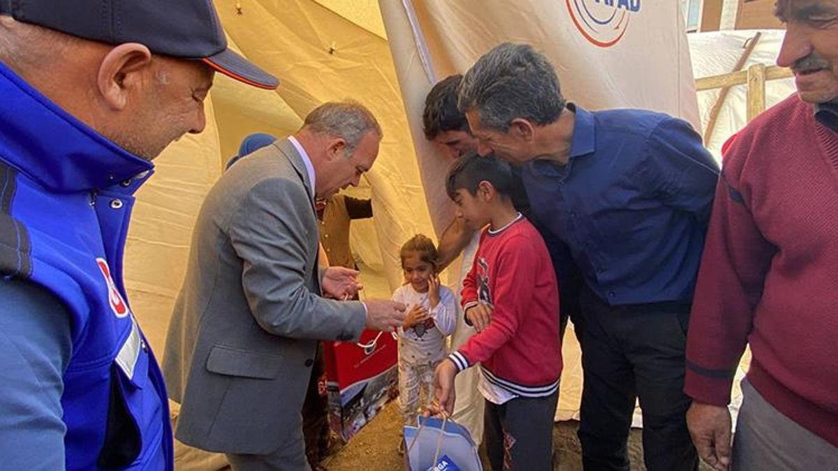 Vali Öner: Depremde Ardahan’da 69 bina, 44 ahır, 13 ticarethane ve depoda ağır hasar var