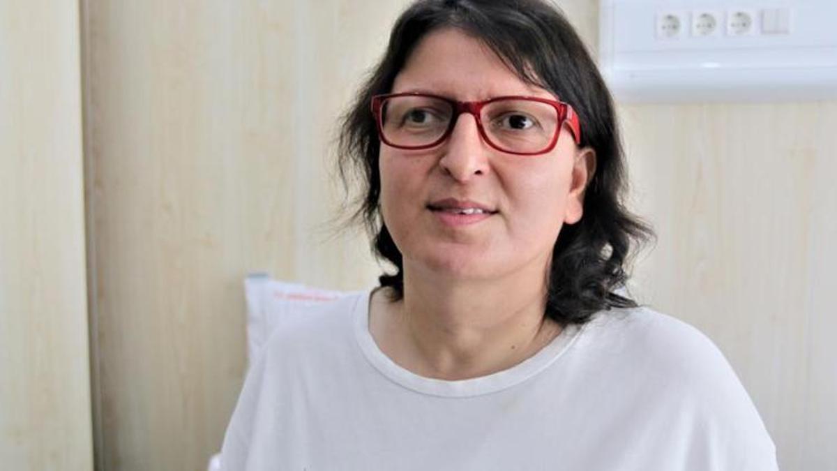 Öksürük şikayeti ile hastaneye başvuran hemşirenin nefes borusu ve akciğerinde sinek larvası tespit edildi