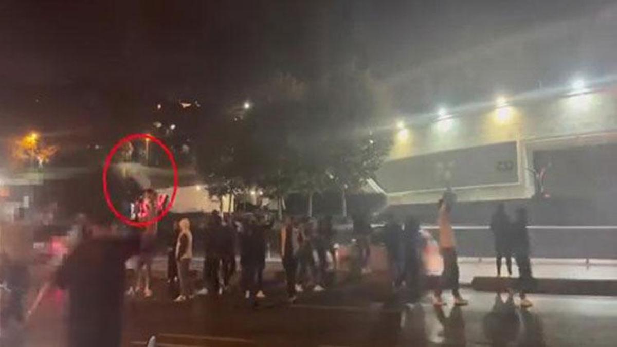 Beşiktaş stadı önüne gelen satırlı gruptan 9 kişi yakalandı