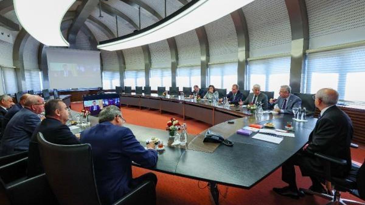 Kılıçdaroğlu, CHP'li büyükşehir belediye başkanları ile görüştü