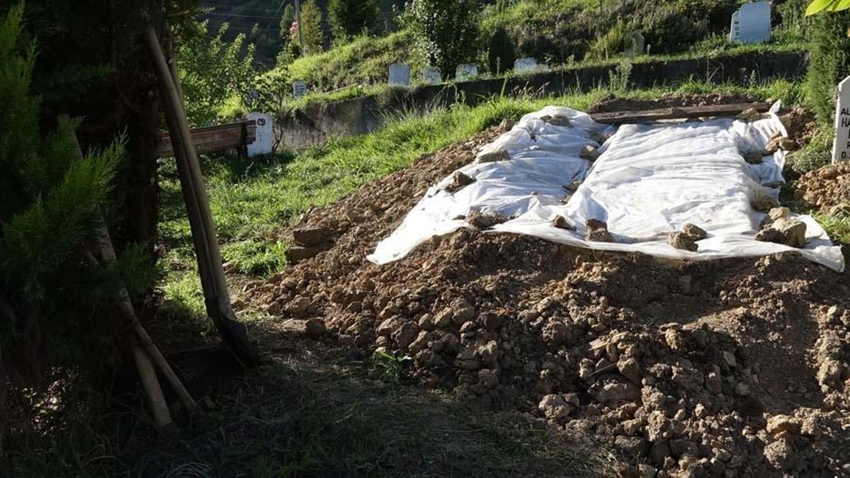 Polis memuru İlknur'un cenazesinin kaçırıldığı iddiasına savcılıktan soruşturma! 'Cenazeyi gasilhanenin arka kapısından kaçırdılar. Nasıl oldu, anlayamadım'