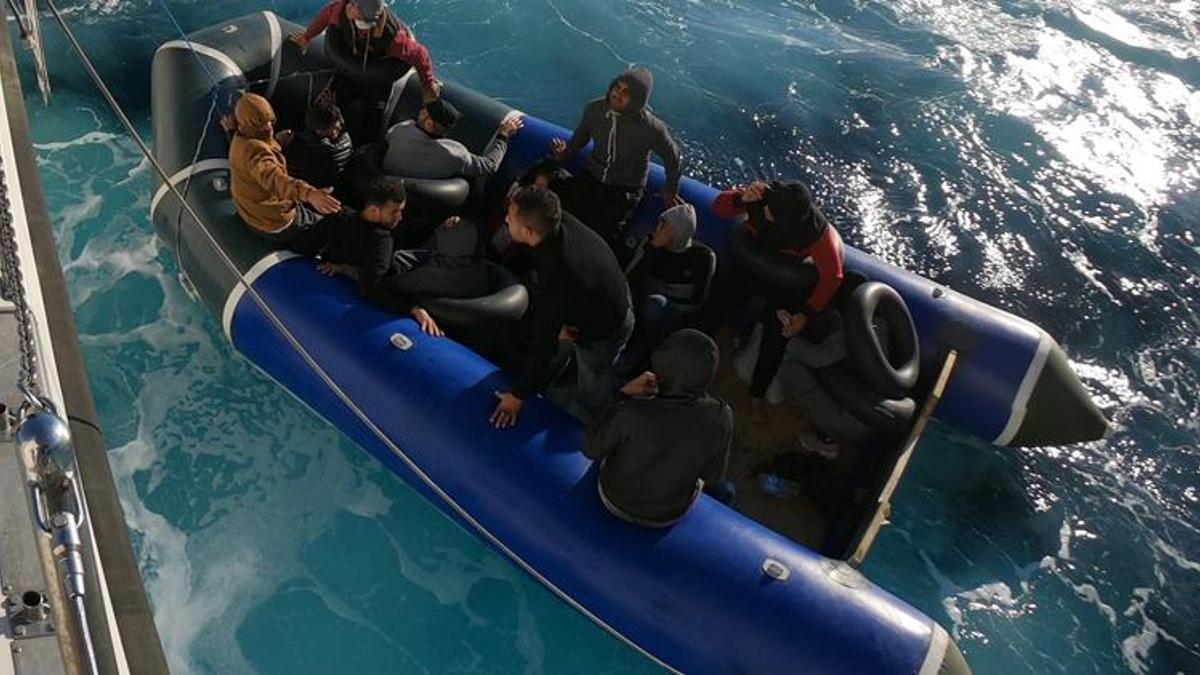 Aydın'da 24 kaçak göçmen yakalandı, 48 göçmen kurtarıldı
