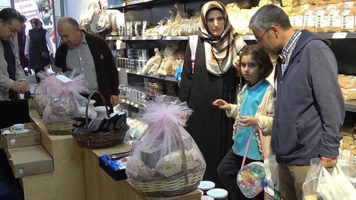 Çiftçiler üretiyor, valilik satıyor! İndirimli markete yoğun ilgi
