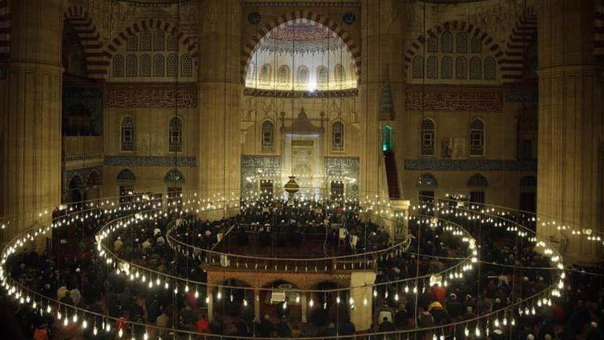 Bugün kandil mi 7 Ekim, bugün ne kandili? Mevlid Kandili ne zaman 2022? Diyanet Dini Günler Takvimi!