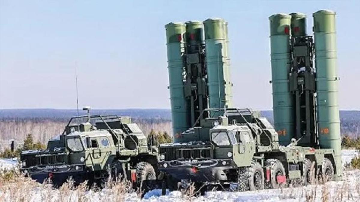 Belarus harekete geçti! S-400 ve İskender füzelerini resmen duyurdu