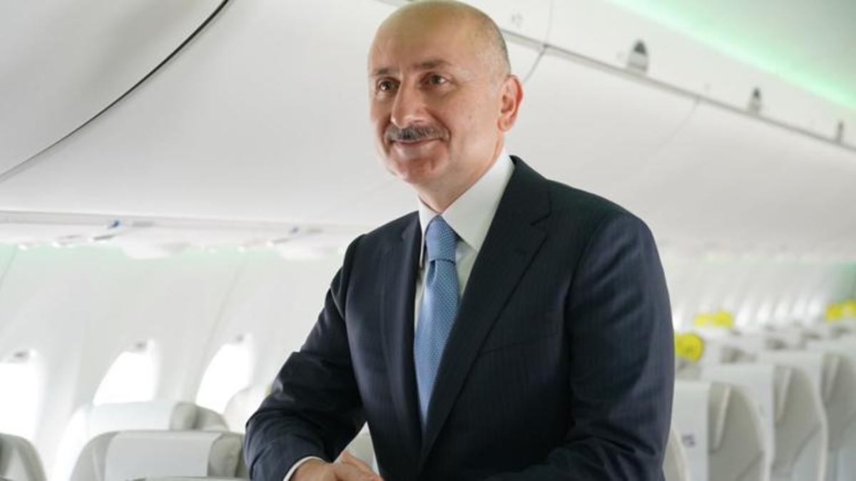Bakan Karaismailoğlu: Havalimanlarımızda toplam yolcu trafiği yüzde 51 arttı