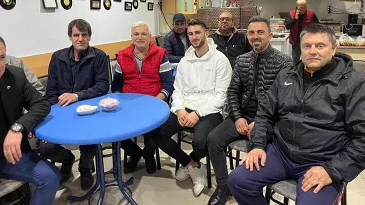 Jorge Jesus'un prensi İznik'te kahvede!