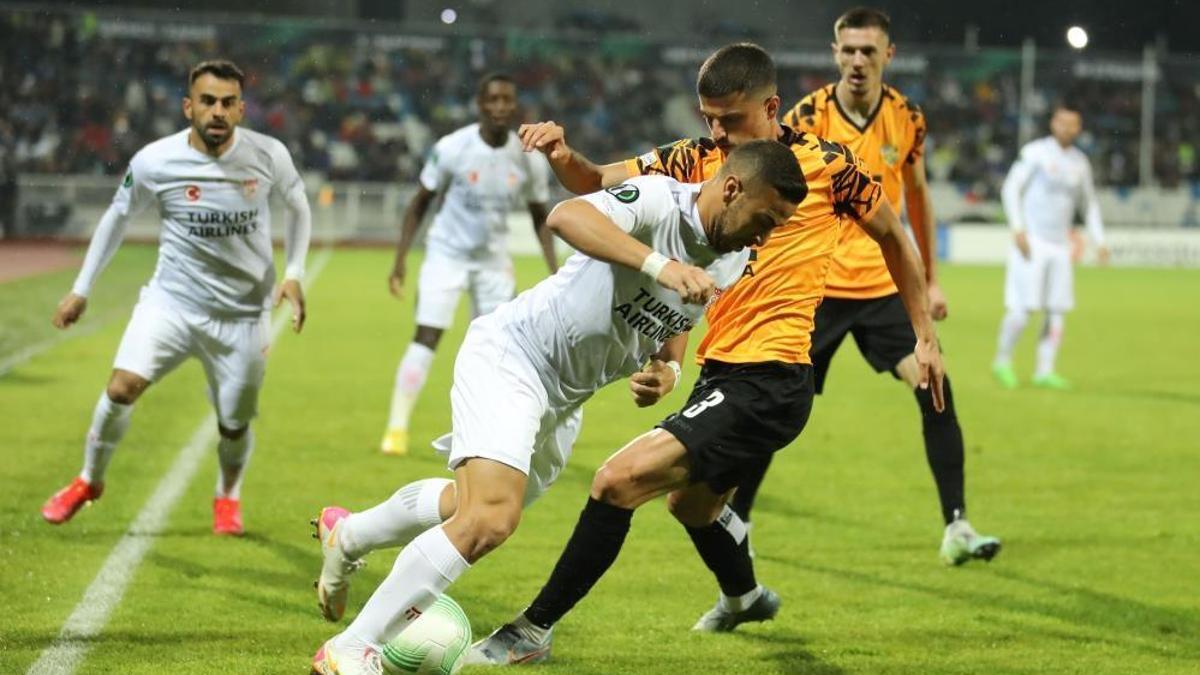 Sivasspor geriden gelip kazandı