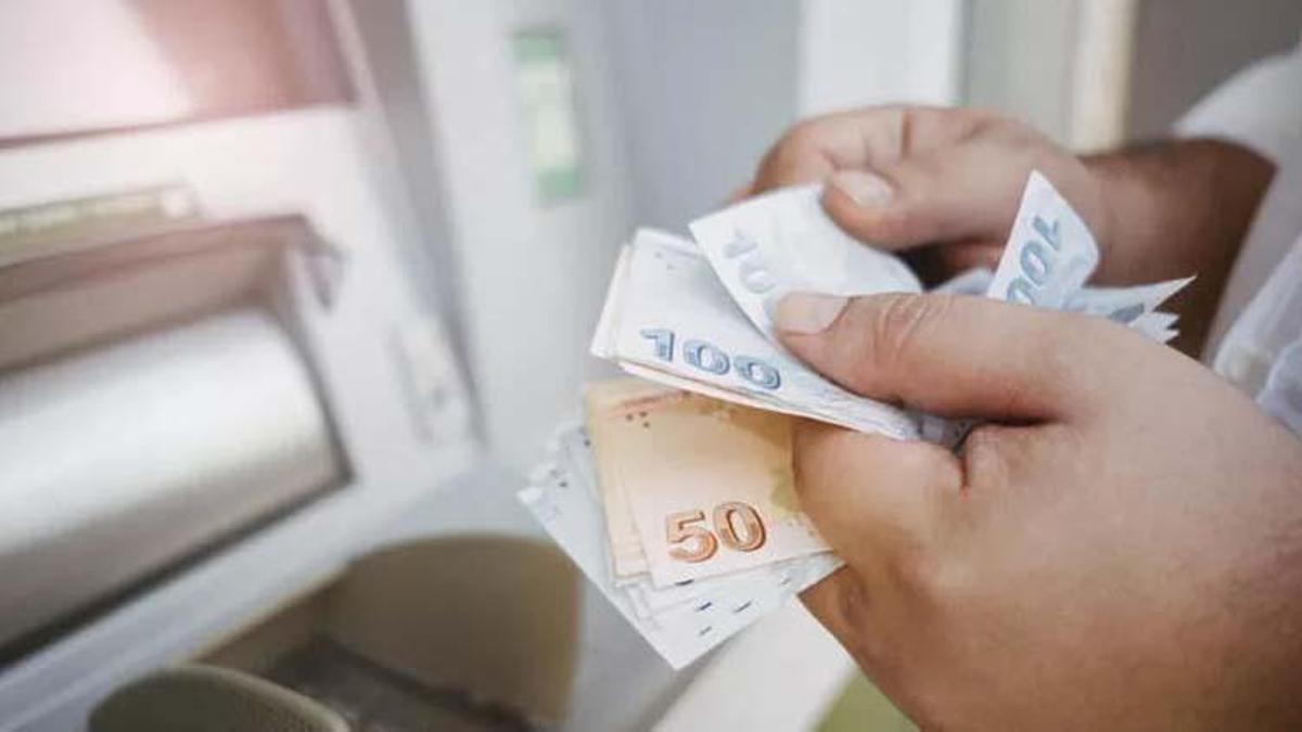 Memur maaşı hafta sonu yatar mı? Memurların maaşı ne zaman yatacak, hangi gün?
