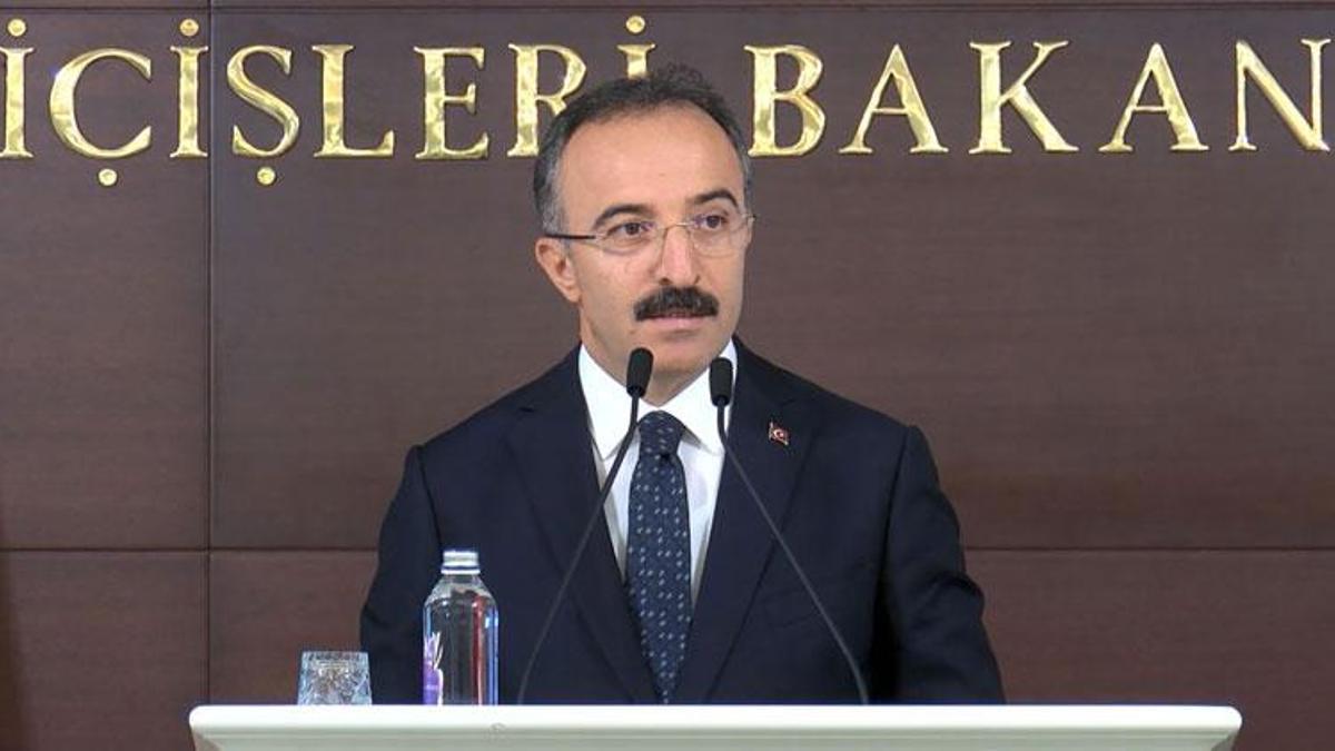 Sözcü Çataklı’dan, Yunanistan Göç ve İltica Bakanı'na sert cevap: Biraz medeni olun