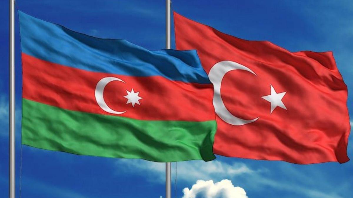 Siyasiler Azerbaycan'ın Bağımsızlık Gününü kutladı