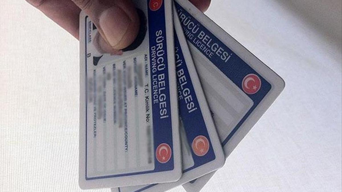 Ehliyet yenileme süresi uzatıldı mı? Eski tip ehliyet yenileme süresi ne zamana uzatıldı? İşte ehliyet yenilemek için gerekli belgeler!