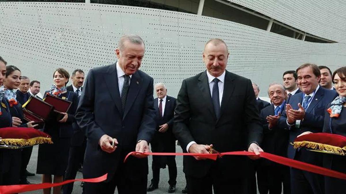 Cumhurbaşkanı Erdoğan ile Aliyev Zengilan Havalimanı'nın açılışını yaptı