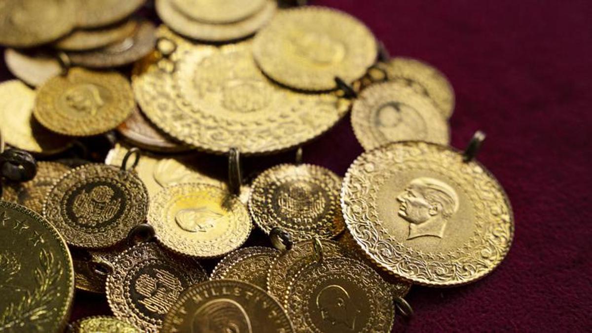 Altın yatırımcısına peş peşe uyarı! Yeni rekor için tarih verildi, uçuşa geçecek