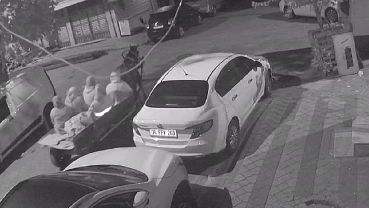 İnşaattan malzeme çalan hırsızlar, mahallelinin üzerine at arabası sürdü
