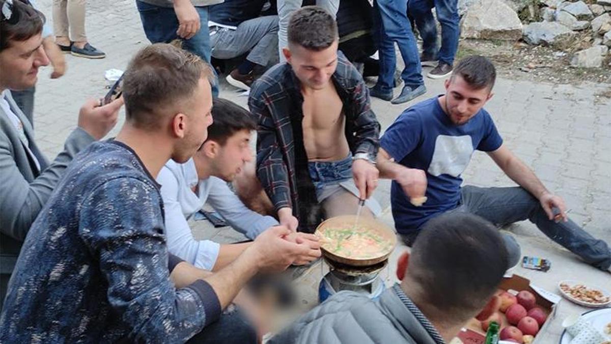 Böyle eğlence görülmedi! Yapmadığını bırakmadılar
