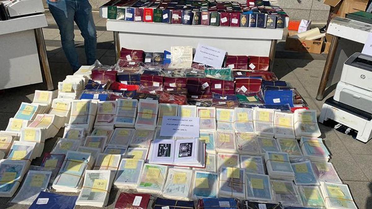 Sahte pasaport çetesine operasyon