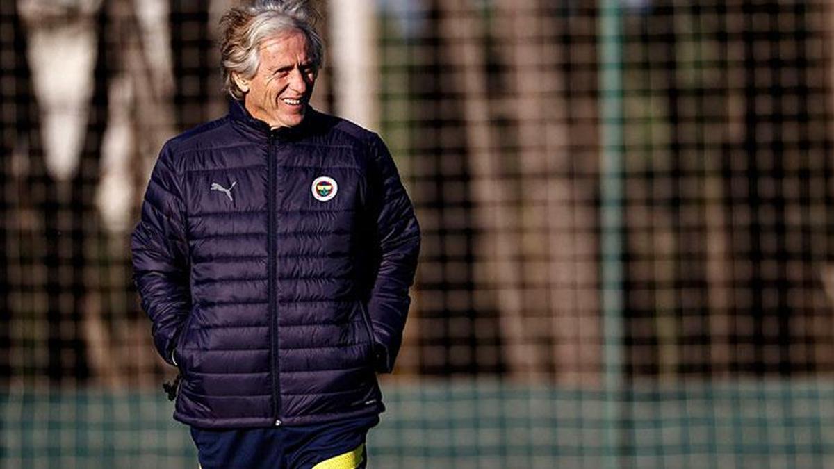 Fenerbahçe'ye yıldız futbolcudan iyi haber! Antrenmanlara başladı