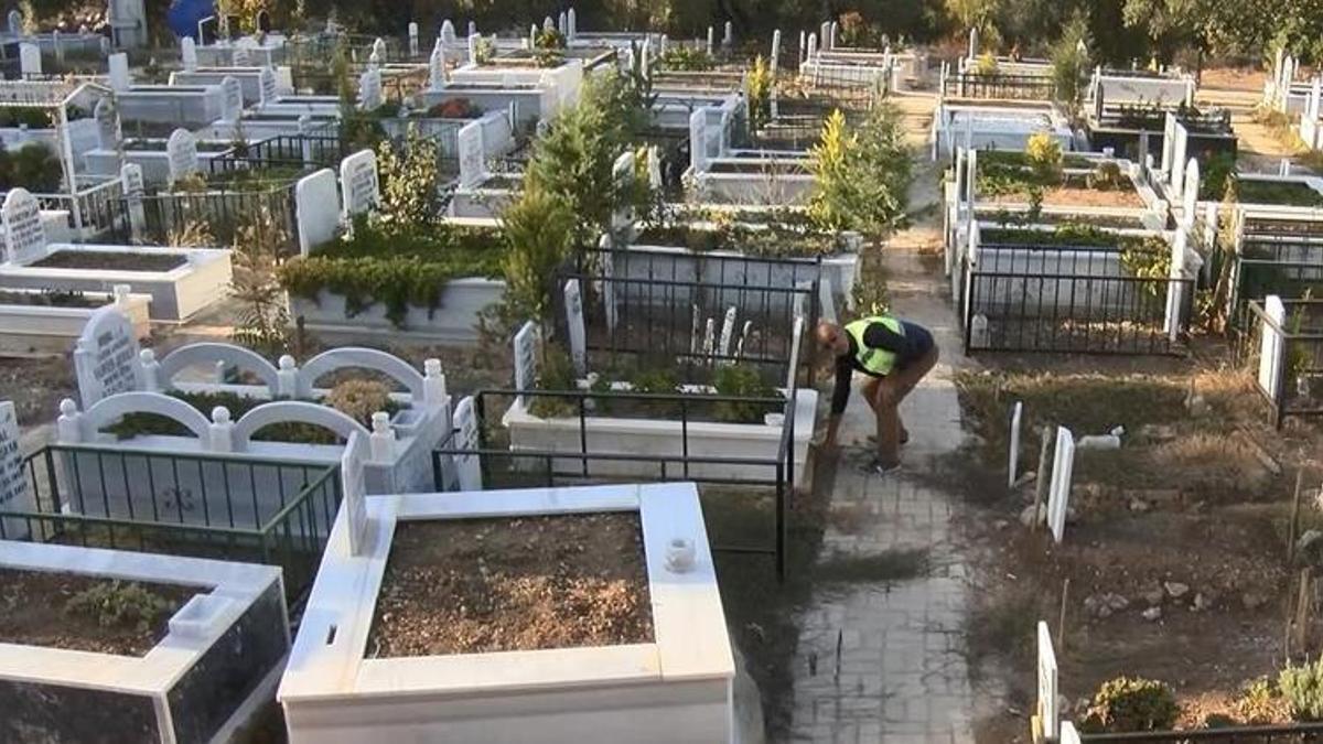 Mezar sayısı yaşayanların üç katına çıktı: 'Sorunun çözümü için para almak zorunda kalıyoruz'