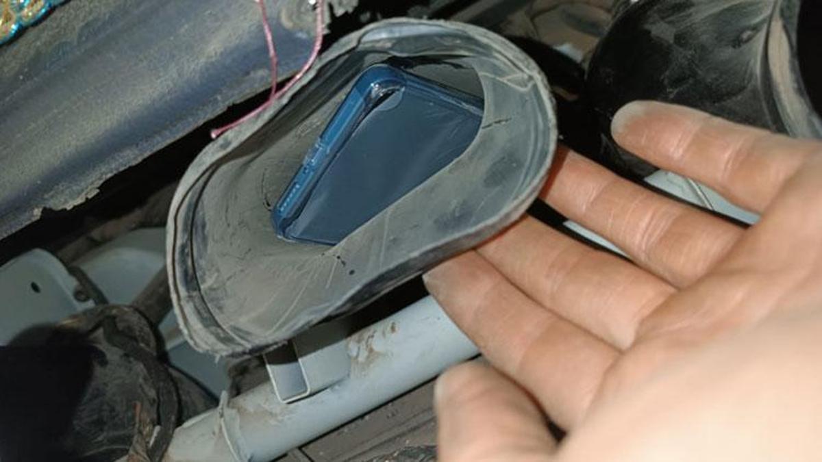 Ticaret Bakanlığı: Habur'da çok sayıda kaçak cep telefonu ele geçirildi