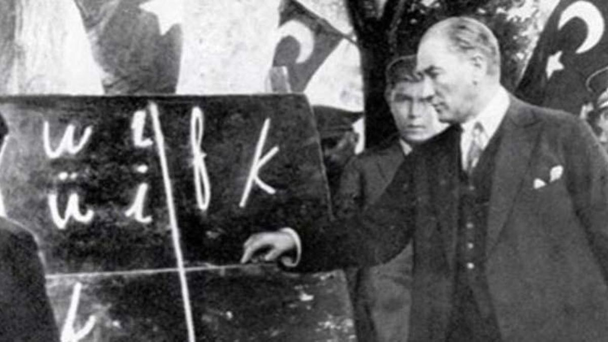 Öğretmenler Günü ne zaman, hangi güne denk geliyor? Öğretmenler Günü Türkiye’de ne zaman ilan edildi ve kutlanmaya başlandı?