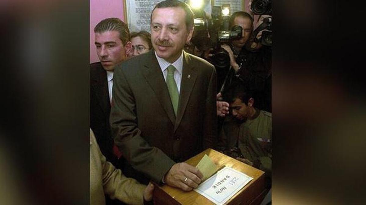 Cumhurbaşkanı Erdoğan'dan "3 Kasım 2002" paylaşımı