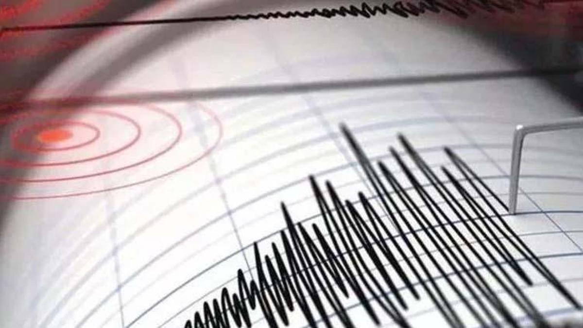 İzmir’de deprem mi oldu 4 Kasım 2022? İzmir'de deprem kaç şiddetinde, nerede oldu, büyüklüğü ne?