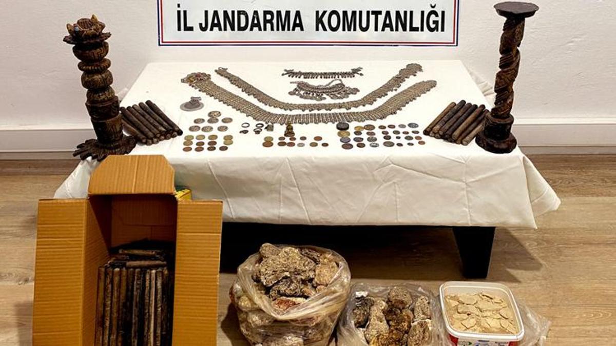 Mersin'de 10 kilo balina kusmuğu ele geçirildi