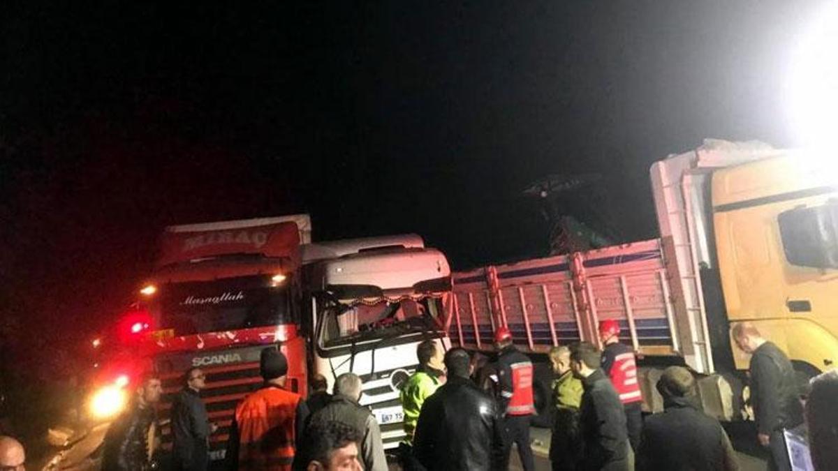 D-650’yi kilitleyen zincirleme kaza: 1 yaralı