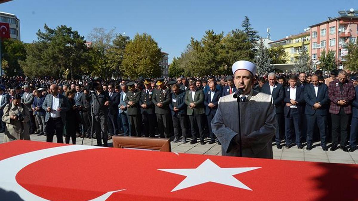 Şehit Uzman Onbaşı Akçağlayan, son yolculuğuna uğurlandı