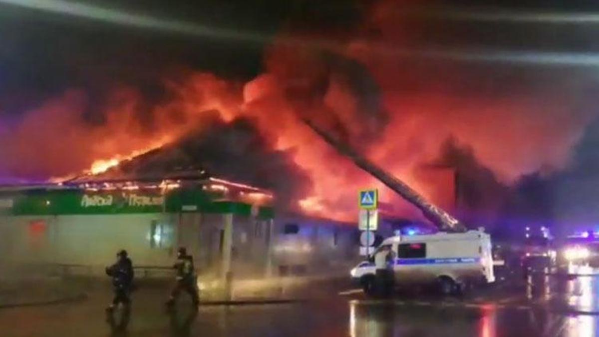 Rusya'da, 13 kişinin öldüğü yangınla ilgili 2 kişi gözaltına alındı