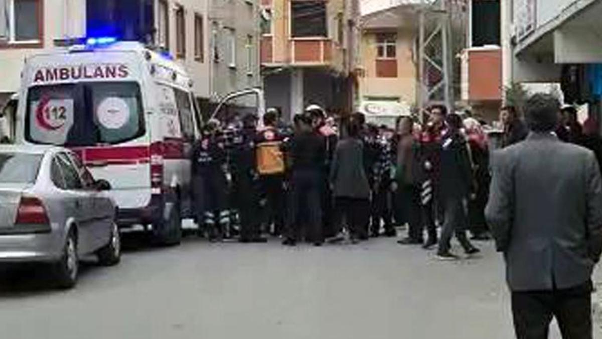 Avcılar'da hasta almaya gelen 3 sağlık çalışanına sopalarla saldırdılar