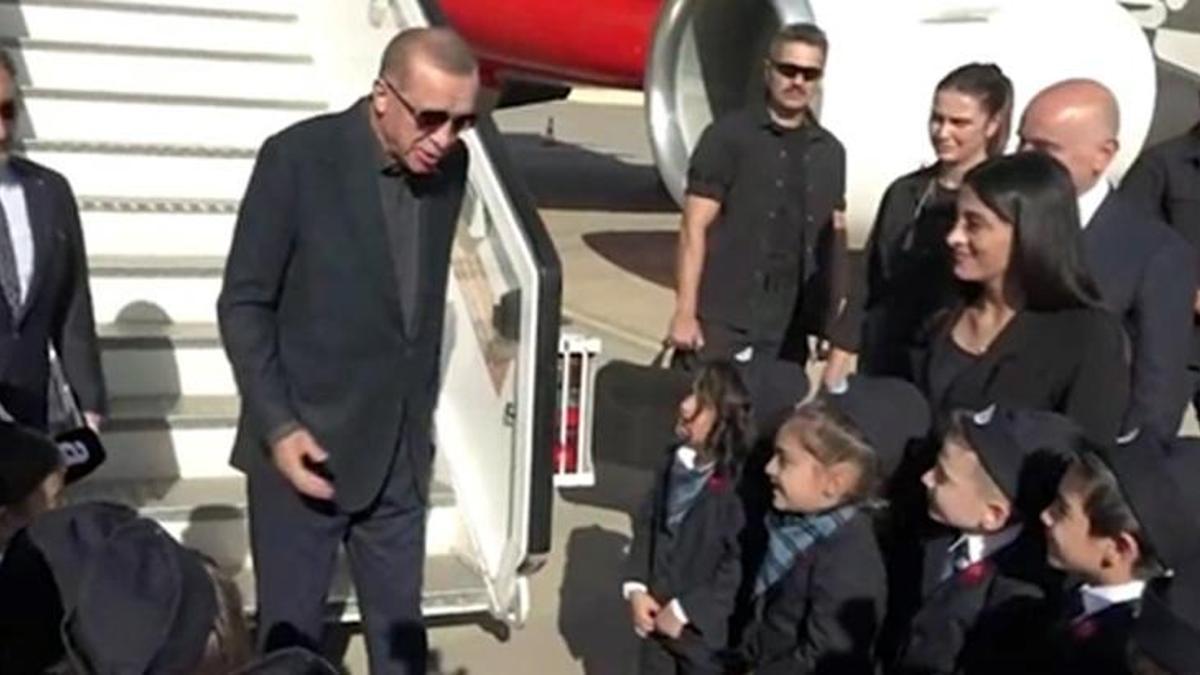 Cumhurbaşkanı Erdoğan’ın minik kondüktörlerle sohbeti gülümsetti